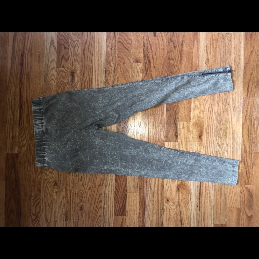 Pants - Picture 5 of 5